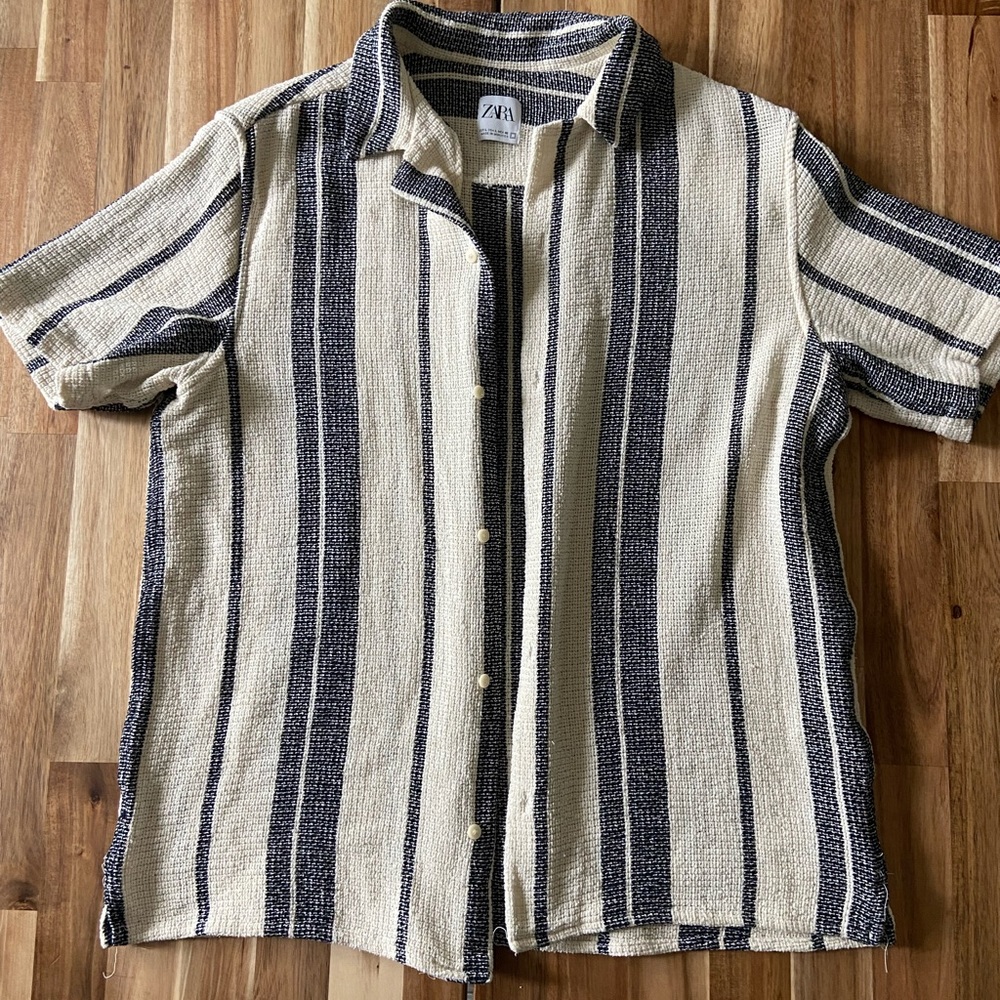 Zara Textured Short Sleeve Button Down